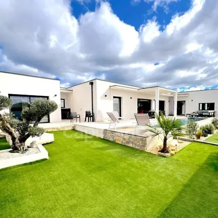 Вилла Maison Contemporaine Ним